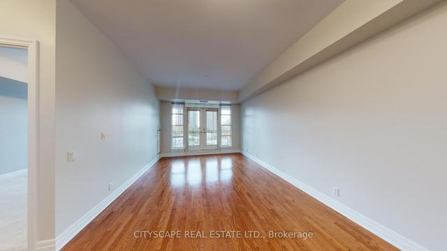 712 - 9 Burnhamthorpe Cres, Condo with 1 bedrooms, 1 bathrooms and 1 parking in Toronto ON | Image 9