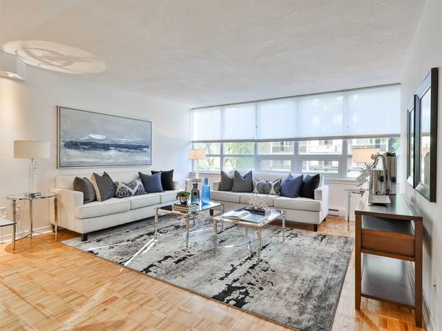 205 - 71 Charles St E, Condo with 2 bedrooms, 2 bathrooms and 1 parking in Toronto ON | Image 23