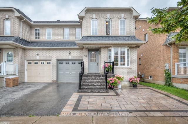 39 Lucien St, House semidetached with 4 bedrooms, 4 bathrooms and 3 parking in Markham ON | Image 1