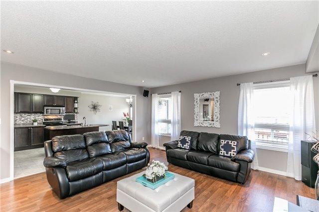128 Aishford Rd, House detached with 3 bedrooms, 3 bathrooms and 2 parking in Bradford West Gwillimbury ON | Image 4