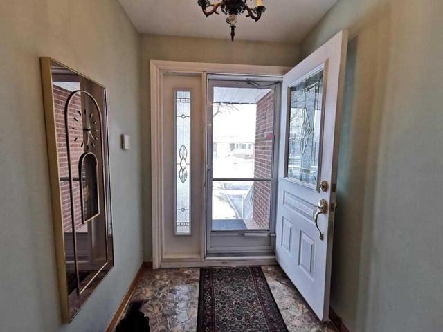 86 Iangrove Terr, House detached with 3 bedrooms, 3 bathrooms and 4 parking in Toronto ON | Image 3