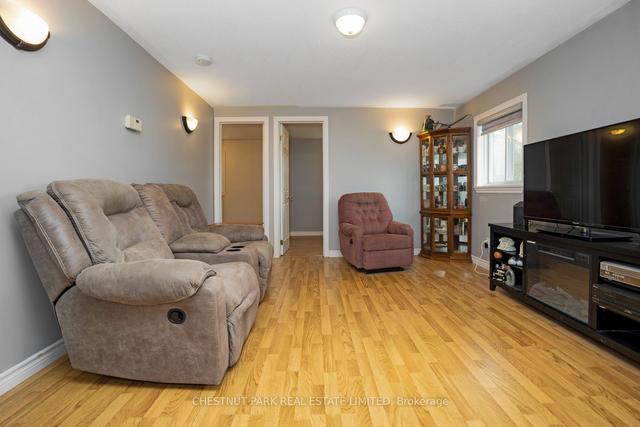 91 Glenlake Blvd, House detached with 3 bedrooms, 1 bathrooms and 3 parking in Collingwood ON | Image 4