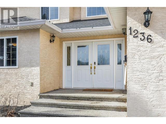 1236 Cerise Drive, House detached with 4 bedrooms, 3 bathrooms and 4 parking in Kelowna BC | Image 3