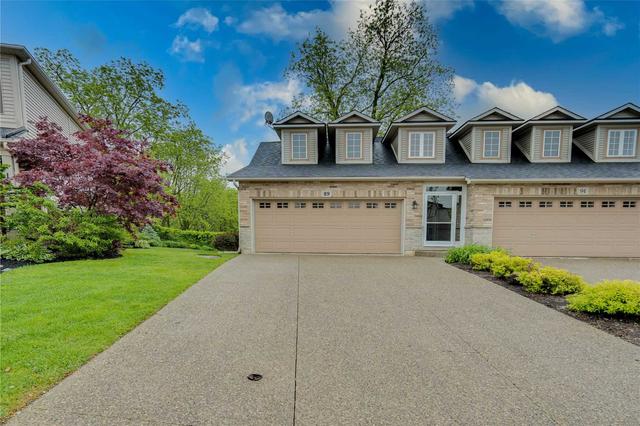 89 Goldenview Crt, House semidetached with 2 bedrooms, 3 bathrooms and 6 parking in Hamilton ON | Image 1