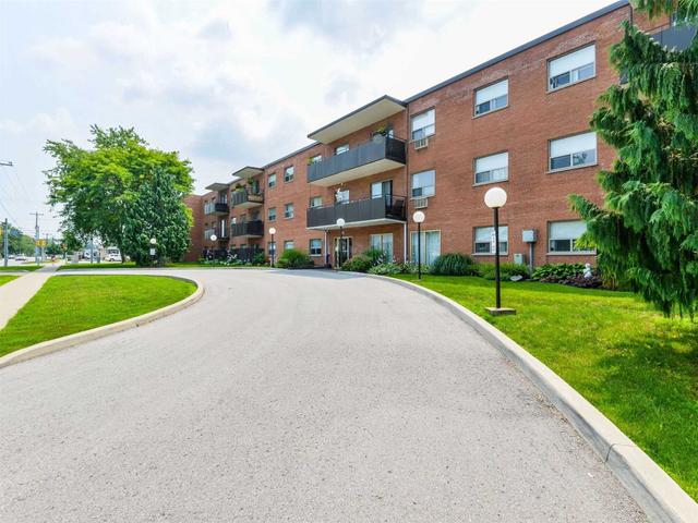319 - 485 Thorold Rd, Condo with 2 bedrooms, 1 bathrooms and 1 parking in Welland ON | Image 1