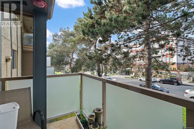 219 - 1025 Inverness Rd, Condo with 1 bedrooms, 1 bathrooms and 1 parking in Saanich BC | Image 18