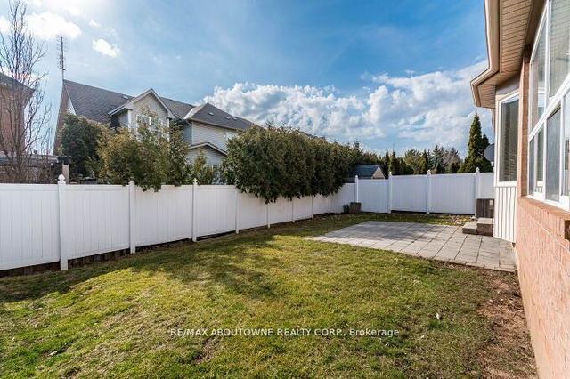 2434 Westoak Trails Blvd, House detached with 3 bedrooms, 4 bathrooms and 6 parking in Oakville ON | Image 35