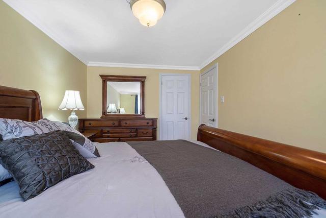 87 Elgin Dr, House detached with 3 bedrooms, 2 bathrooms and 5 parking in Brampton ON | Image 8