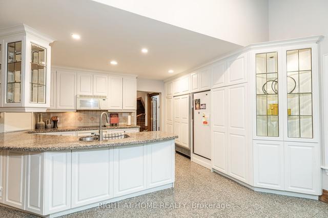 61 Melbert Rd, House detached with 7 bedrooms, 4 bathrooms and 8 parking in Toronto ON | Image 4