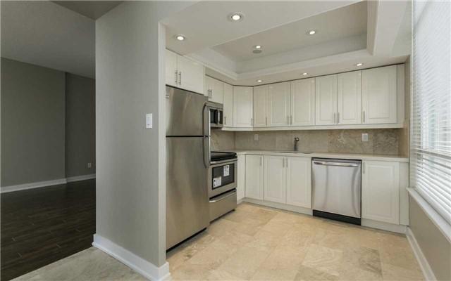 Uph110 - 550 Webb Dr, Condo with 2 bedrooms, 2 bathrooms and 2 parking in Mississauga ON | Image 1