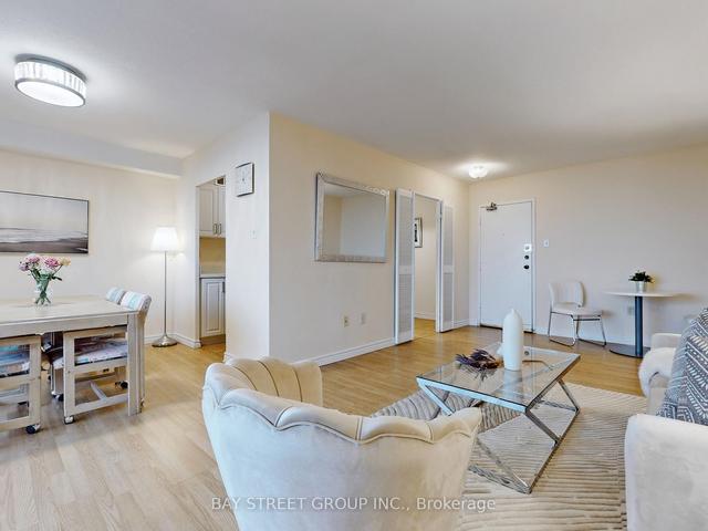 1410 - 177 Linus Rd, Condo with 2 bedrooms, 2 bathrooms and 1 parking in Toronto ON | Image 16