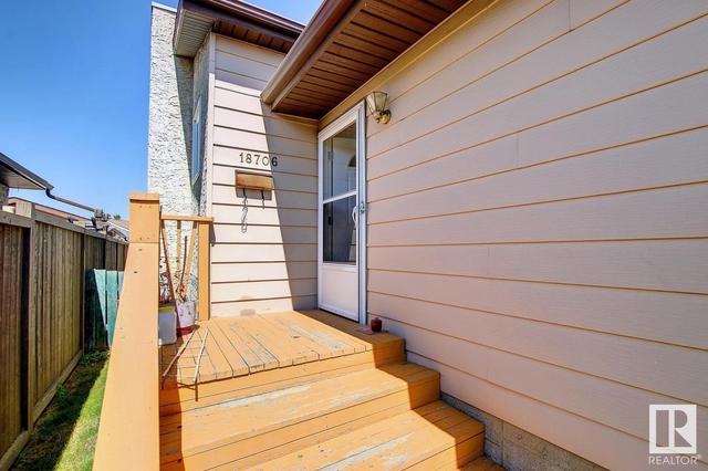 18706 54 Av Nw Nw, House detached with 3 bedrooms, 2 bathrooms and null parking in Edmonton AB | Image 2