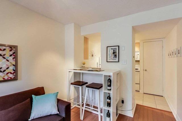 110 - 66 Douro St, Townhouse with 1 bedrooms, 1 bathrooms and 1 parking in Toronto ON | Image 8