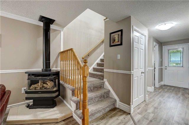 104 Loggers Run Rd, Townhouse with 3 bedrooms, 2 bathrooms and 1 parking in Barrie ON | Image 9