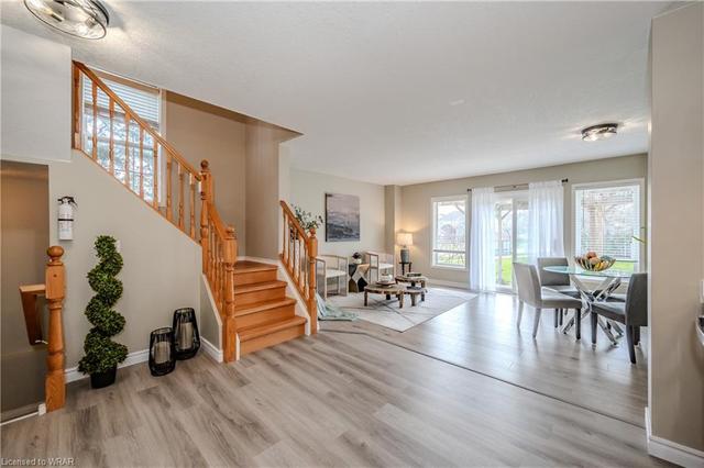 580 Beaver Creek Crescent, House attached with 3 bedrooms, 3 bathrooms and 3 parking in Waterloo ON | Image 2