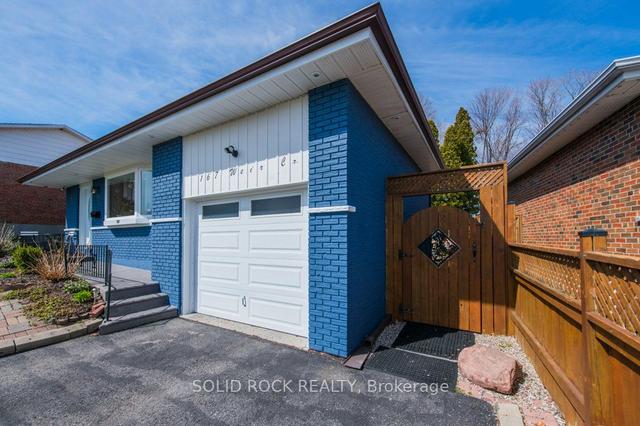 167 Weir Cres, House detached with 3 bedrooms, 3 bathrooms and 4 parking in Toronto ON | Image 23