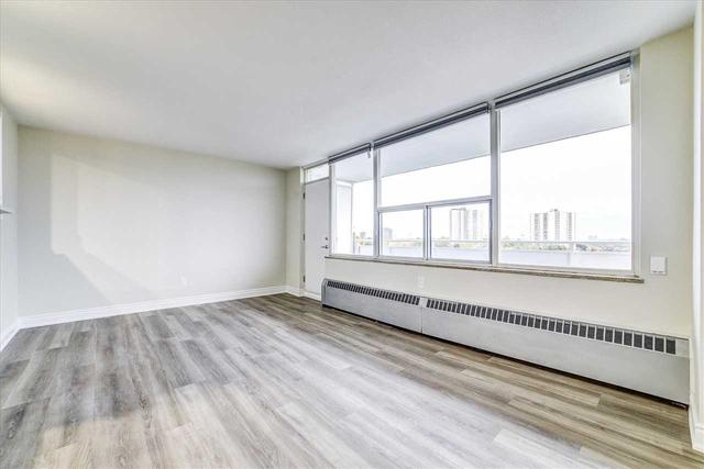 709 - 10 Parkway Forest Dr, Condo with 2 bedrooms, 1 bathrooms and 1 parking in Toronto ON | Image 5