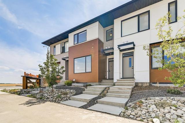 13 Homestead Boulevard Ne, Home with 4 bedrooms, 3 bathrooms and 2 parking in Calgary AB | Image 2