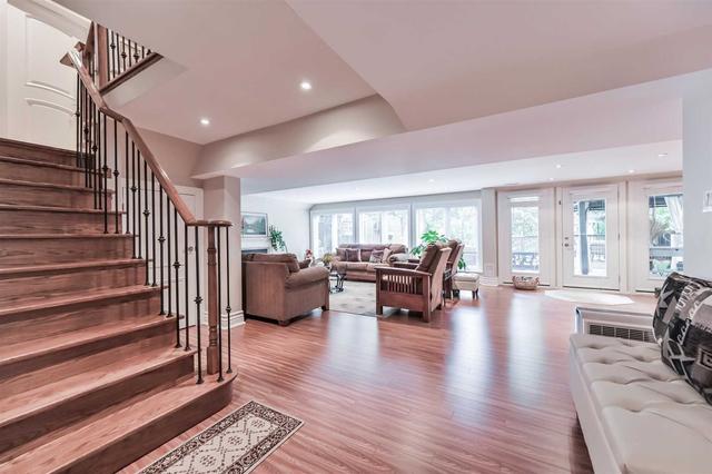 8 Leander Crt, House detached with 4 bedrooms, 5 bathrooms and 3 parking in Toronto ON | Image 18