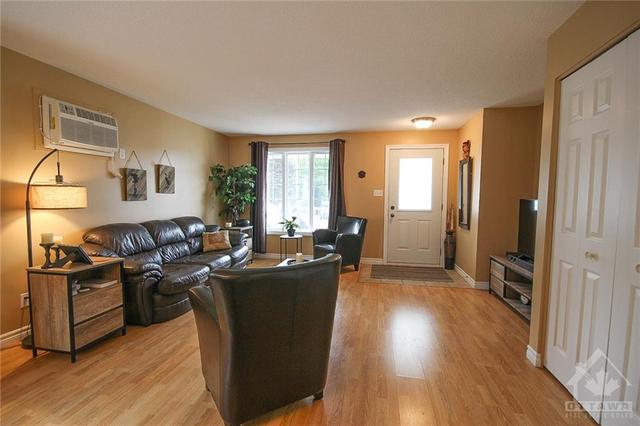 4 - 171 Mabel Street, Condo with 2 bedrooms, 1 bathrooms and 1 parking in The Nation ON | Image 8