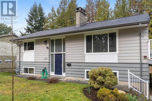 3374 Uplands Dr, House detached with 4 bedrooms, 2 bathrooms and 2 parking in Nanaimo BC | Image 2