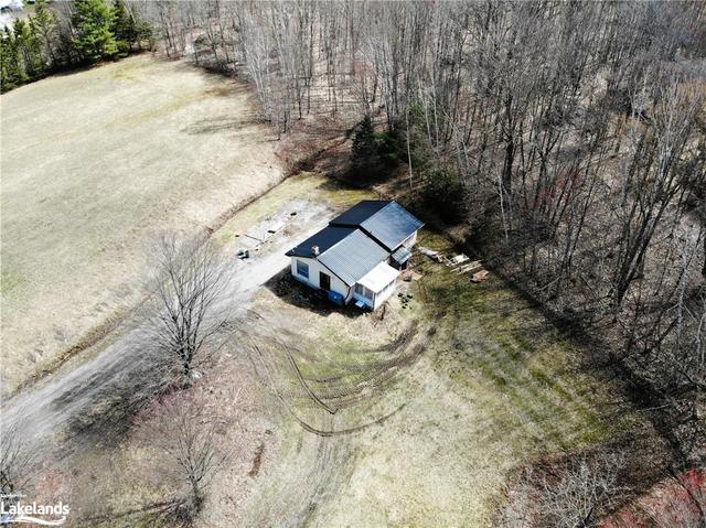 1347 Deebank Road, House detached with 3 bedrooms, 1 bathrooms and 20 parking in Muskoka Lakes ON | Image 3