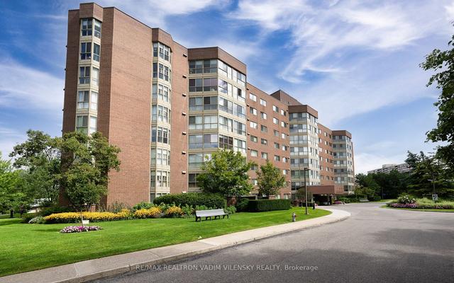 111 - 5 Weldrick Rd W, Condo with 2 bedrooms, 2 bathrooms and 1 parking in Richmond Hill ON | Image 12
