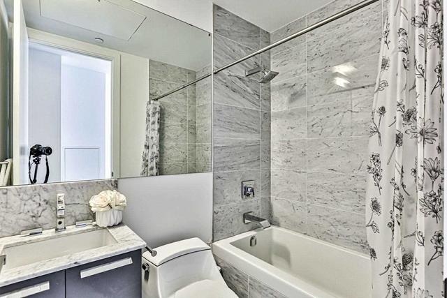 ph5004 - 50 Charles St E, Condo with 2 bedrooms, 2 bathrooms and 0 parking in Toronto ON | Image 3