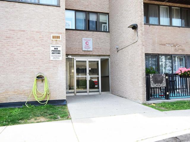 290 - 2095 Roche Crt, Townhouse with 3 bedrooms, 2 bathrooms and 1 parking in Mississauga ON | Image 12