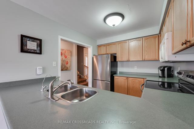 46 Coleman Dr, House attached with 2 bedrooms, 2 bathrooms and 3 parking in Barrie ON | Image 5