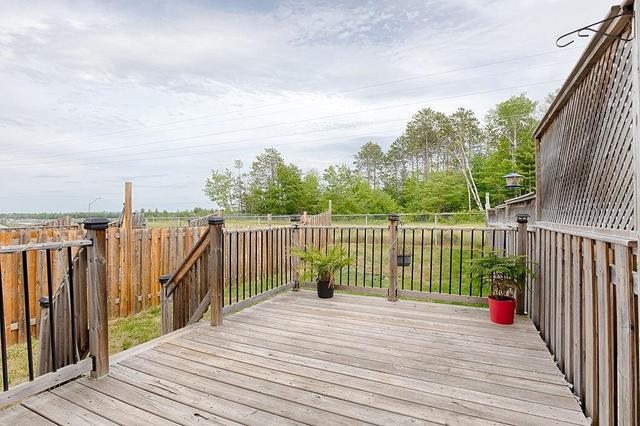 15 Winston Avenue, Townhouse with 3 bedrooms, 2 bathrooms and 2 parking in Petawawa ON | Image 28
