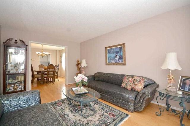 11 Lansdowne Dr, House detached with 4 bedrooms, 3 bathrooms and 4 parking in Brampton ON | Image 26
