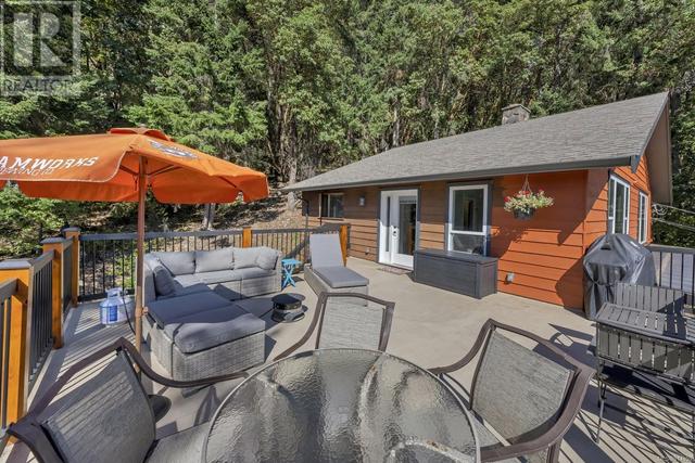 1 & 2 941 Arbutus Ave, House detached with 4 bedrooms, 2 bathrooms and 4 parking in North Cowichan BC | Image 6