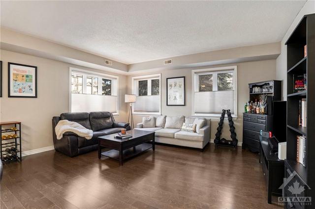 a - 1069 Beryl Private, Condo with 2 bedrooms, 2 bathrooms and 1 parking in Ottawa ON | Image 2