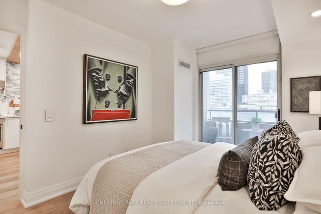 617 - 5 Rosehill Ave, Condo with 2 bedrooms, 2 bathrooms and 1 parking in Toronto ON | Image 11