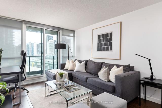 1255 - 209 Fort York Blvd, Condo with 1 bedrooms, 1 bathrooms and 1 parking in Toronto ON | Image 1