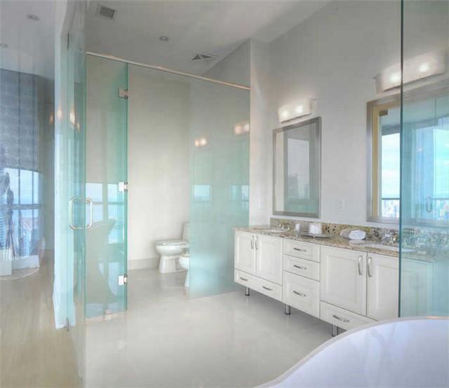 5401 - 16 Harbour St, Condo with 3 bedrooms, 5 bathrooms and 6 parking in Toronto ON | Image 18