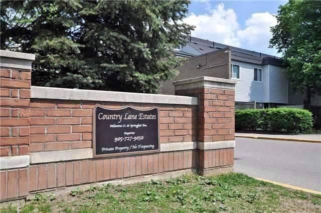 157 Milestone Cres, Townhouse with 3 bedrooms, 2 bathrooms and 1 parking in Aurora ON | Image 1