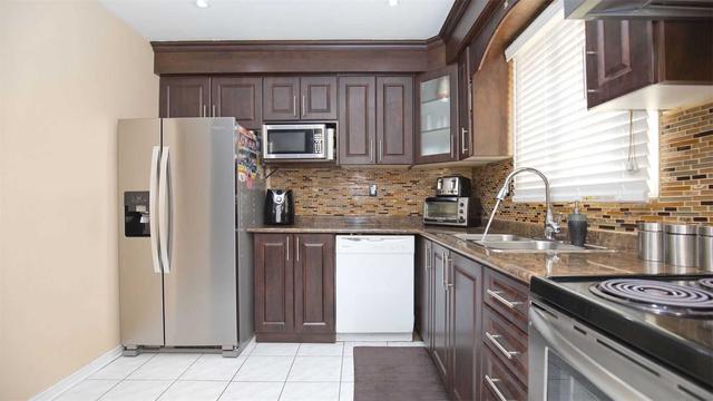 68 Atkins Circ, House detached with 3 bedrooms, 4 bathrooms and 3 parking in Brampton ON | Image 7