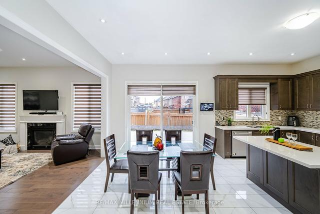 52 Fanning Tr, House detached with 4 bedrooms, 4 bathrooms and 4 parking in Brampton ON | Image 3