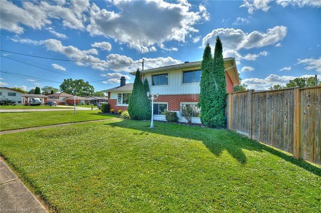 7405 Susan Crescent, House detached with 3 bedrooms, 1 bathrooms and 5 parking in Niagara Falls ON | Image 12