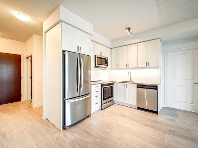 2520 - 8 Nahani Way, Condo with 2 bedrooms, 2 bathrooms and 1 parking in Mississauga ON | Image 2