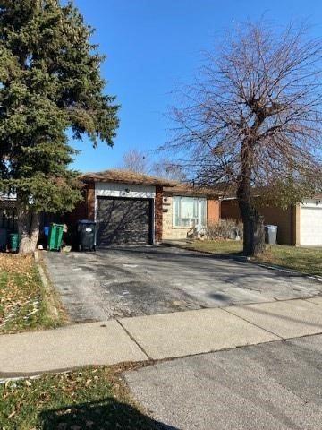 3218 Monica Dr, House detached with 3 bedrooms, 2 bathrooms and 6 parking in Mississauga ON | Image 13