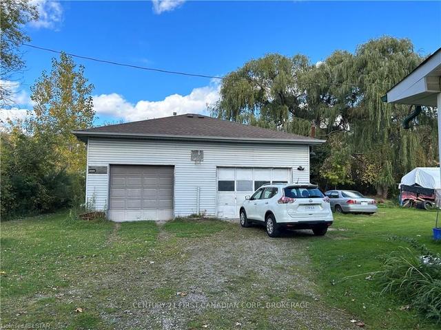 1938 Gore Rd, House detached with 3 bedrooms, 2 bathrooms and 16 parking in London ON | Image 8