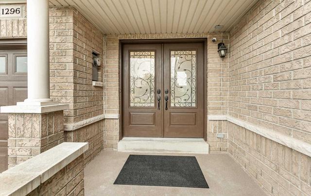 1296 Costigan Rd, House attached with 3 bedrooms, 4 bathrooms and 3 parking in Milton ON | Image 34