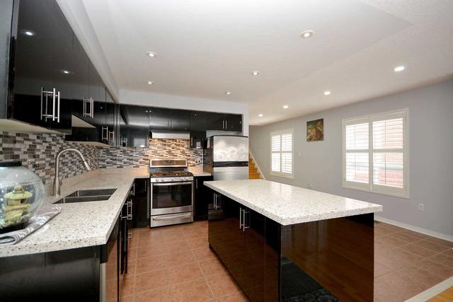 3145 Bentley Dr, House semidetached with 4 bedrooms, 4 bathrooms and 2 parking in Mississauga ON | Image 8
