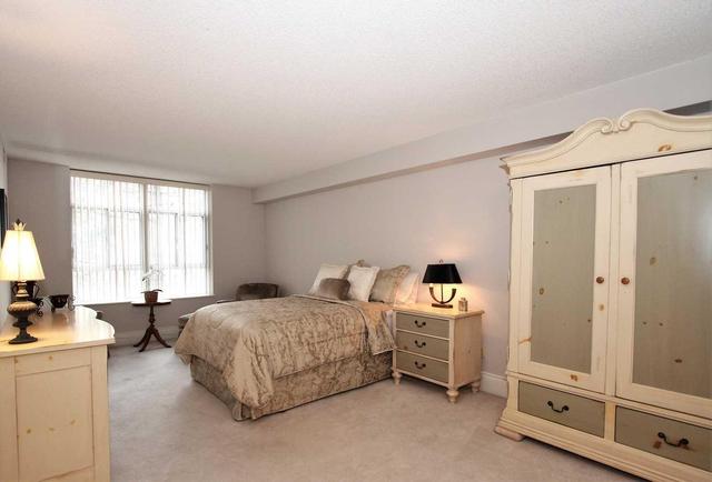 201 - 75 York Mills Rd, Condo with 2 bedrooms, 2 bathrooms and 2 parking in Toronto ON | Image 7