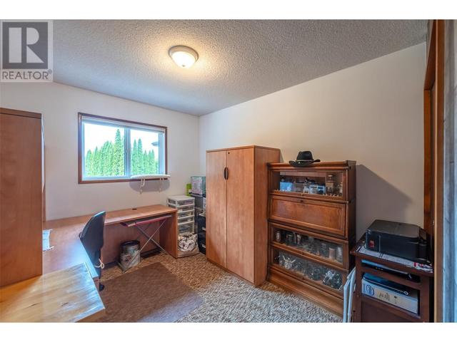 3305 8th Street, House detached with 3 bedrooms, 1 bathrooms and 5 parking in Okanagan Similkameen E BC | Image 12