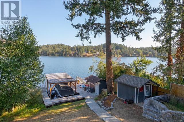 4983 Prospect Lake Rd, House detached with 3 bedrooms, 4 bathrooms and 4 parking in Saanich BC | Image 25