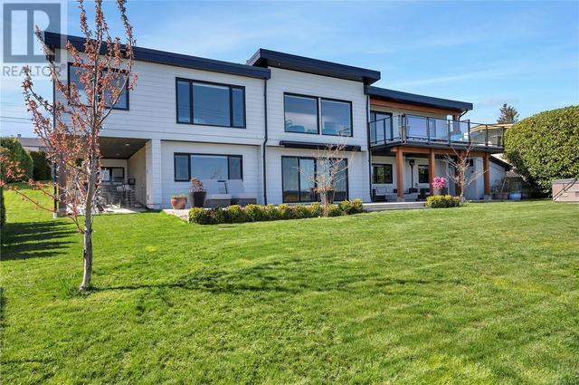 57 Murphy St, House detached with 5 bedrooms, 3 bathrooms and 5 parking in Campbell River BC | Image 1